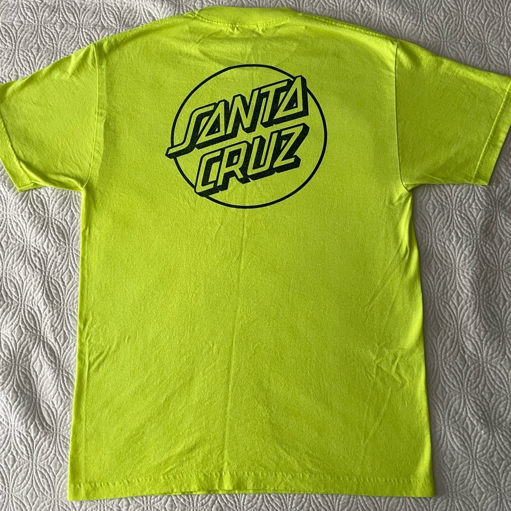 Santa Cruz T Shirt size large